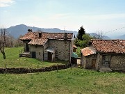 85 Alla verde radura prativa di Sonzogno (1018 m)